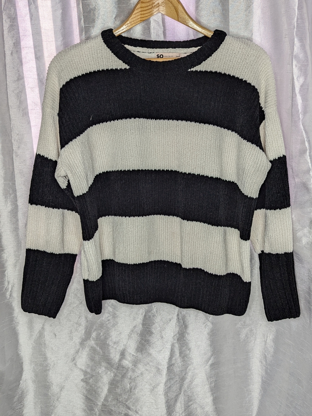 SO Woman's Sweater L Black/White Striped Knit Crew Neck Long Sleeve Pullover